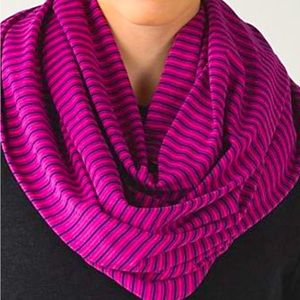 Lululemon lot of 2 Vinyasa Scarves